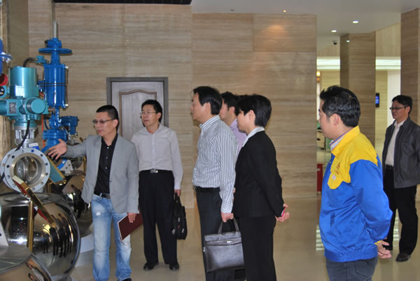 ζ^(q)^(q)ίML(zhng)ɳI(lng)(do)ͬ־^һǮa(chn)Ʒչʾd