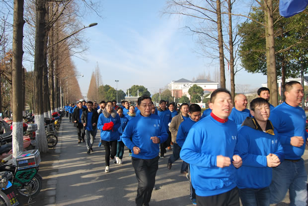 上海滬工閥門廠參與嘉定區(qū)元旦長跑活動(dòng)3-長跑途中